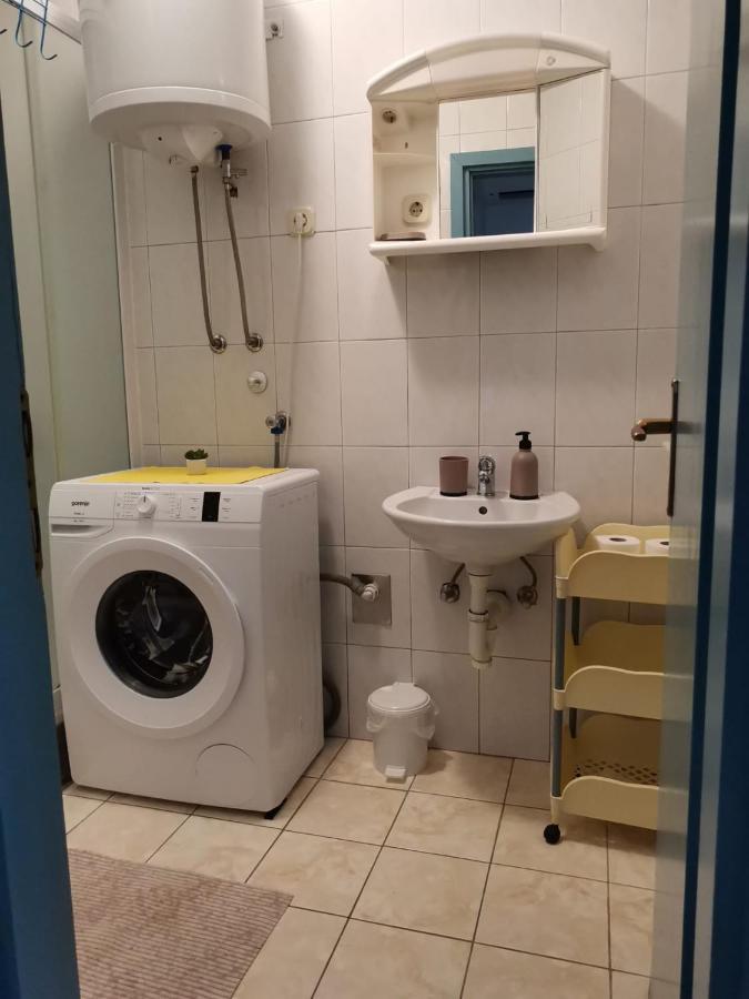 גראדאץ Apartments Sretna מראה חיצוני תמונה