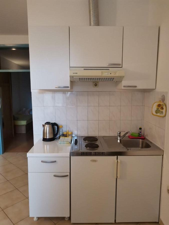 גראדאץ Apartments Sretna מראה חיצוני תמונה