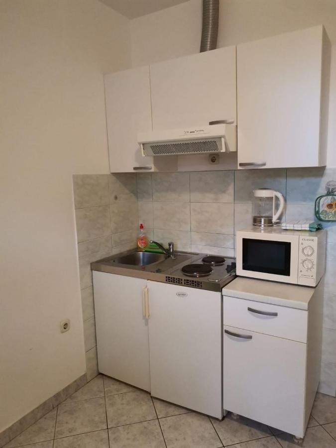 גראדאץ Apartments Sretna מראה חיצוני תמונה